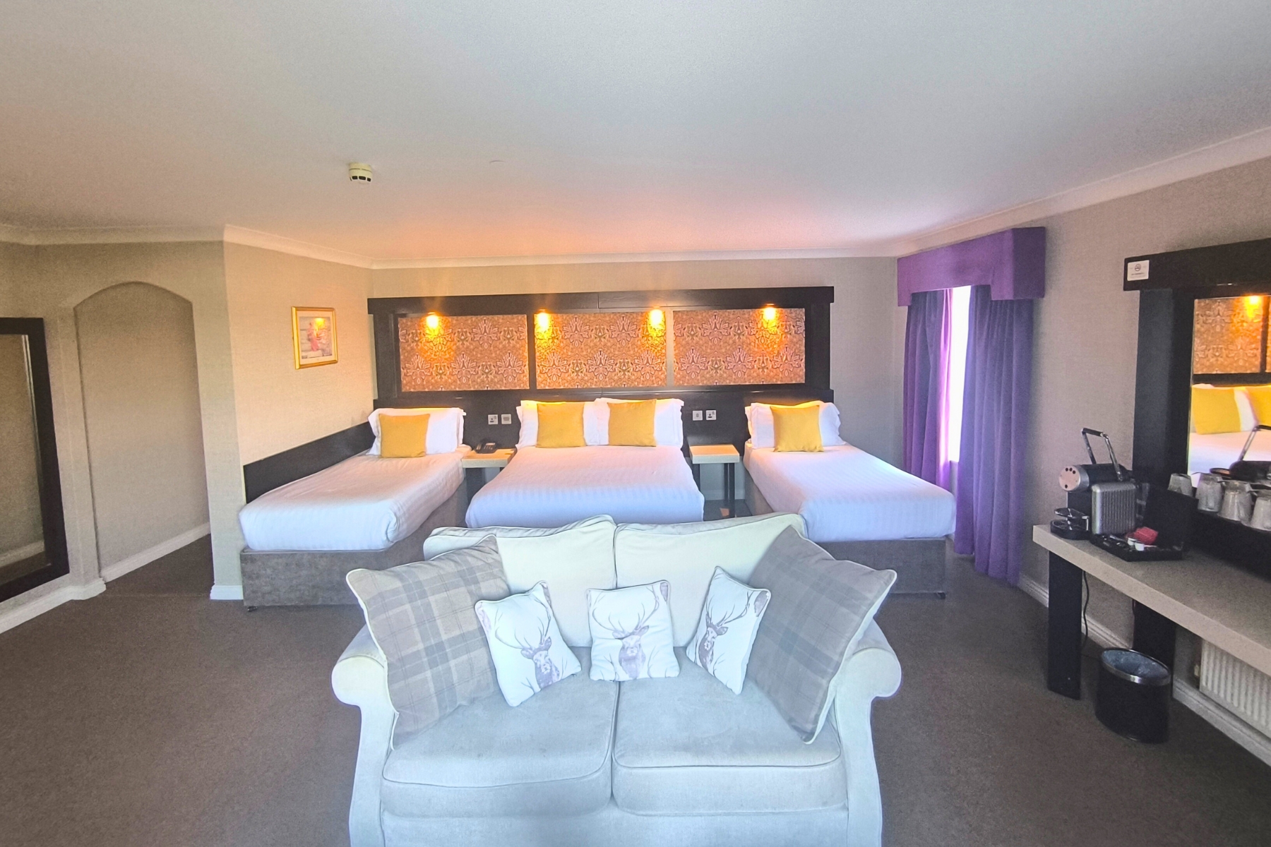 Deluxe Family Suite 2A+2CH Double Bed and 3 Single Beds