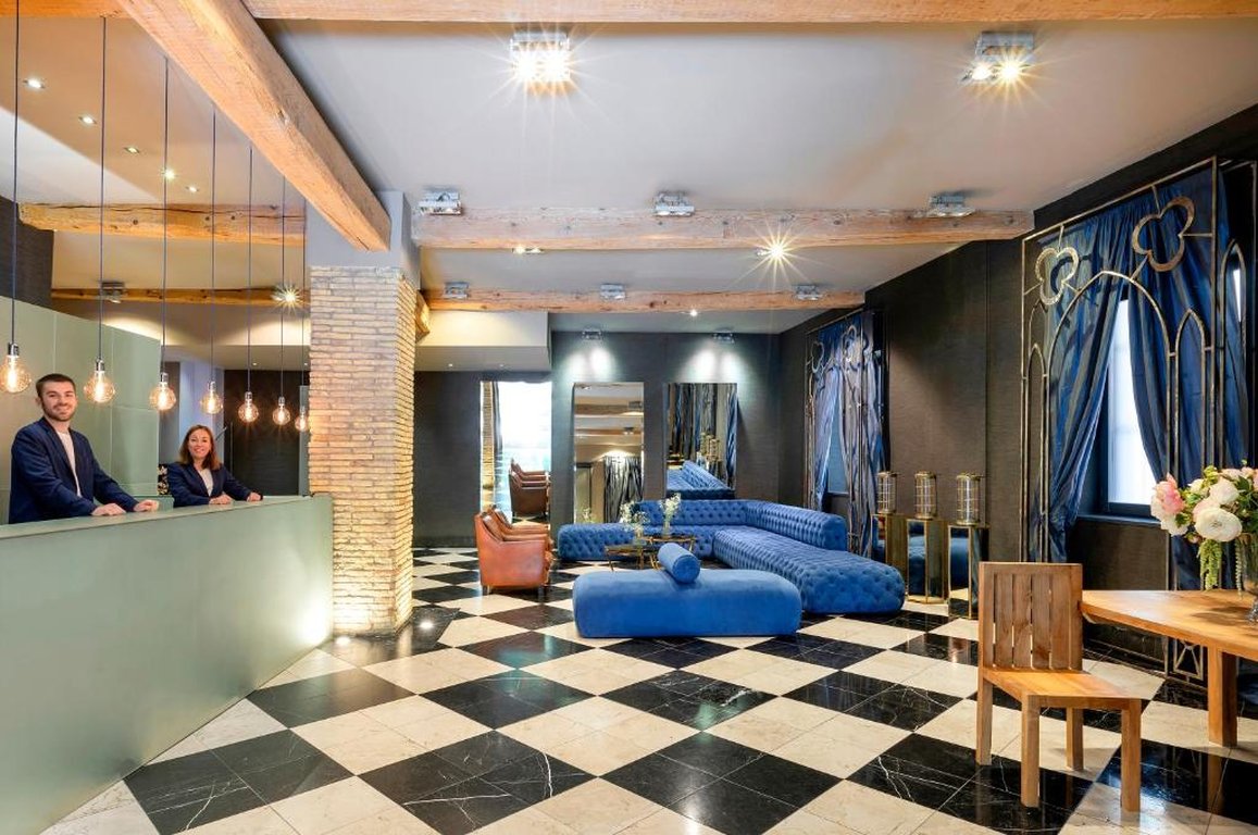 Pamplona Catedral Hotel 3/37