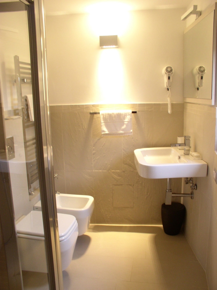 Primavera Mini Hotel 12/63