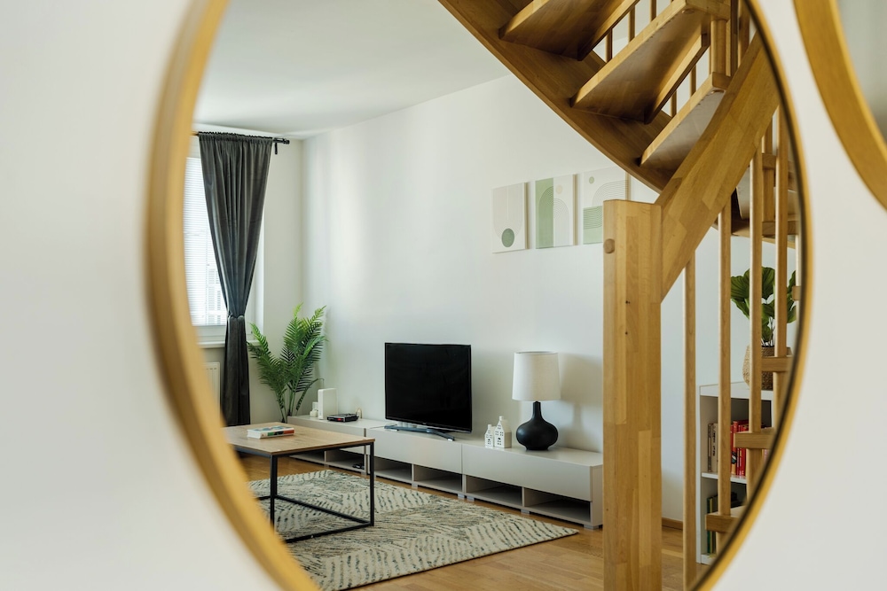 Ambiente Serviced Apartments - Centre 40/50