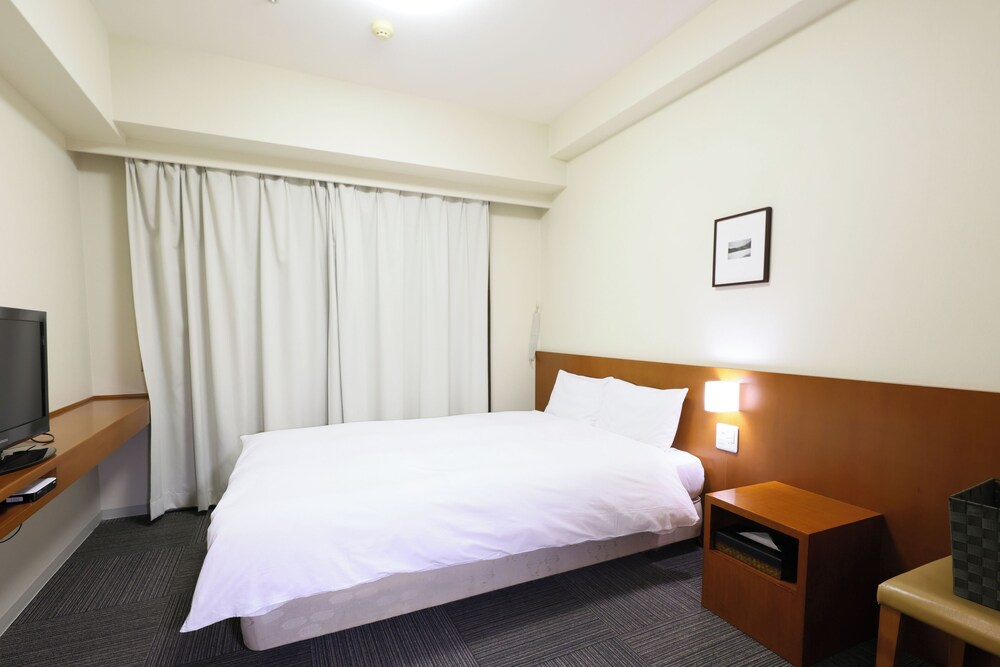 Moderate, Single, Double Bed