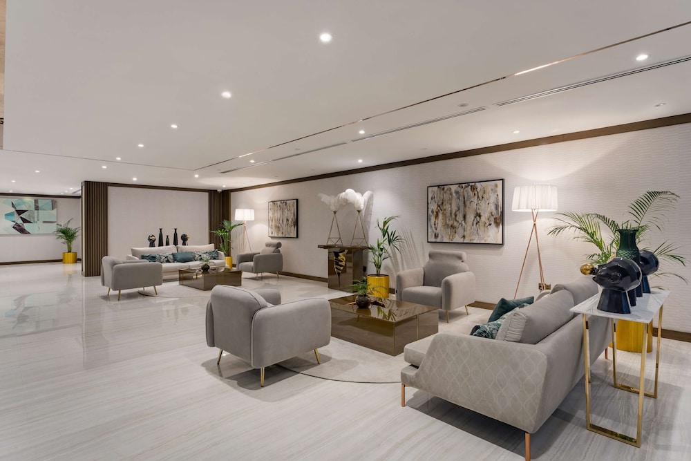 Radisson Dubai Damac Hills 24/47