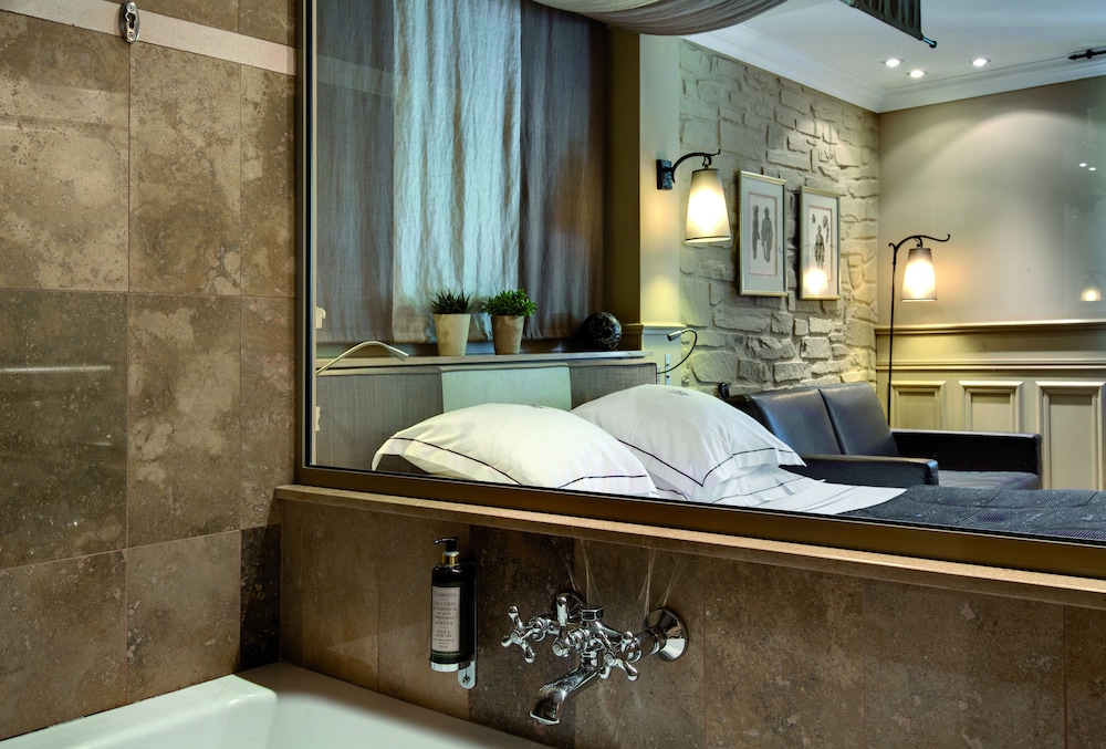 Hotel Du Chateau & Spa Carita 49/50