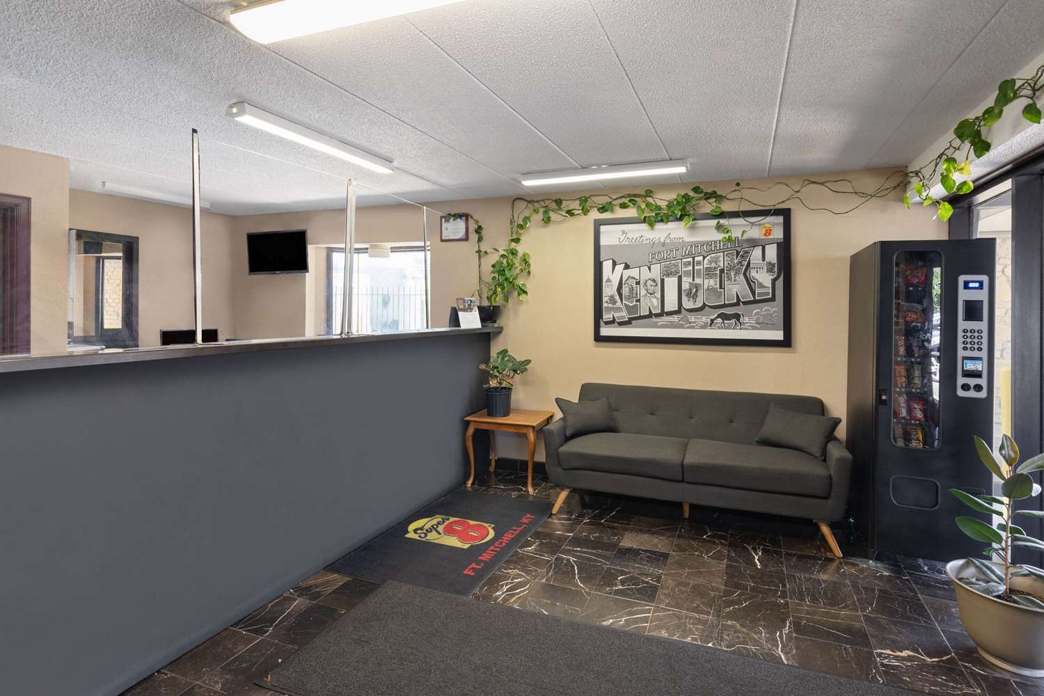Super 8 By Wyndham Fort Mitchell Cincinnati Area 6/29
