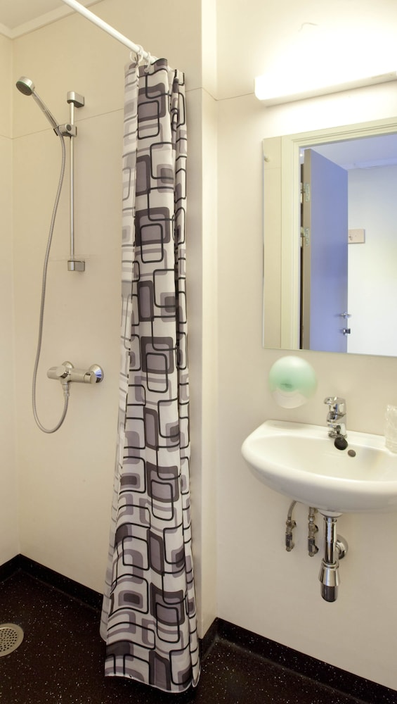 Lillehammer Station Hotel & Hostel 48/49