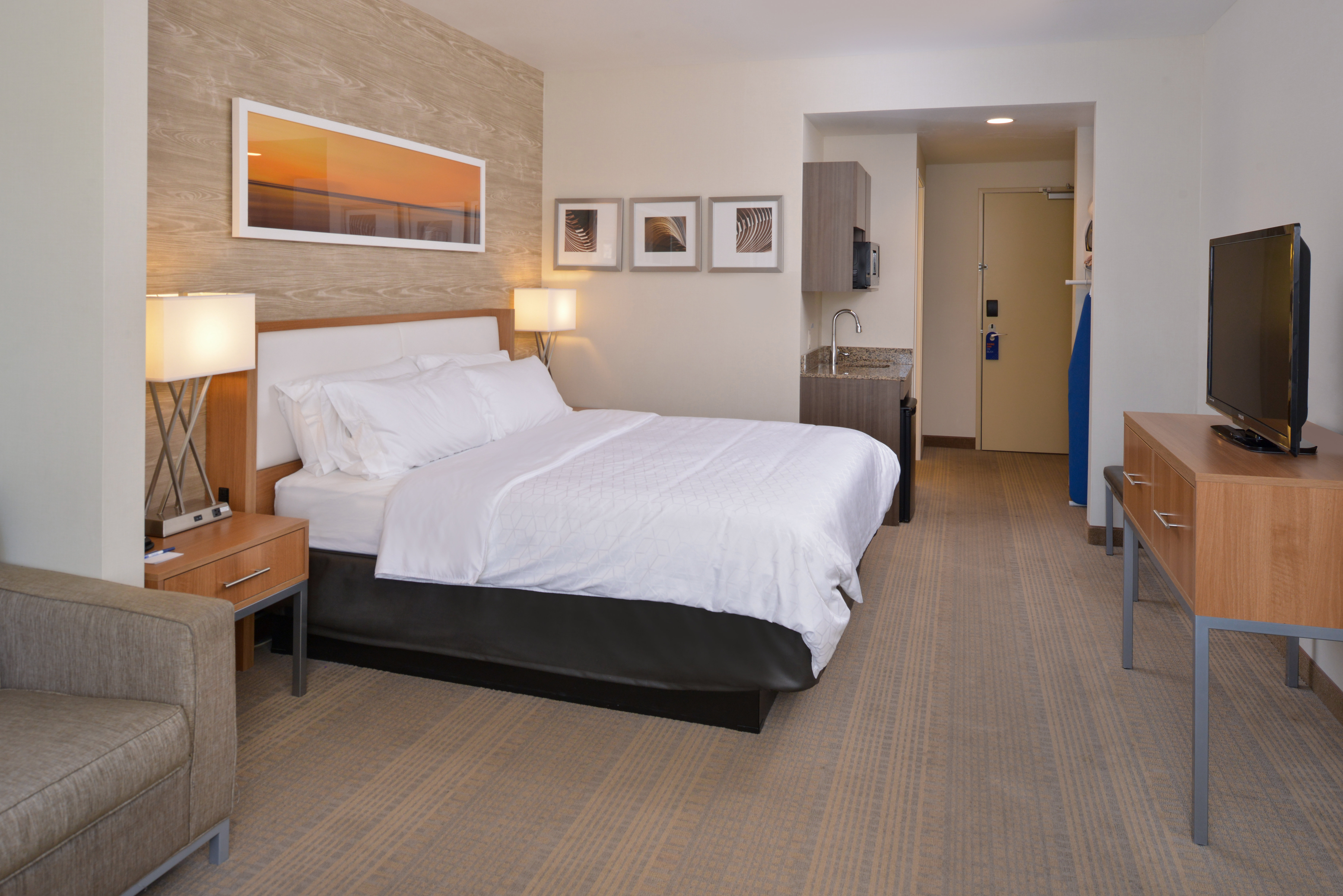Holiday Inn Express Suites Pocatello 20/97