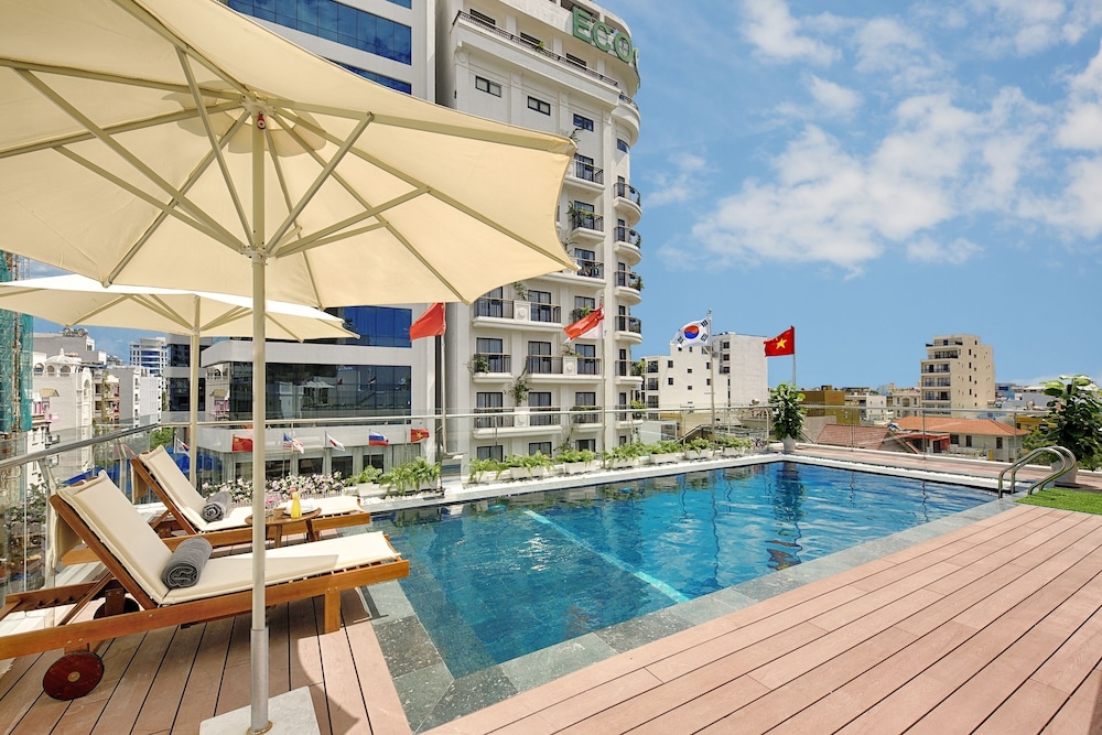 Grand Seaview Hotel 64/68