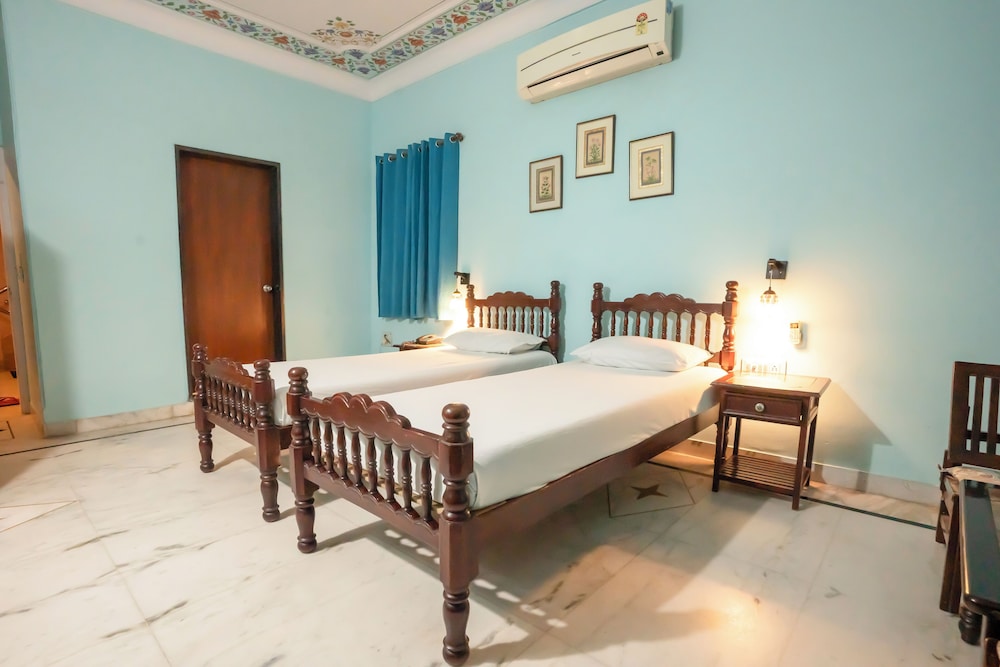 Anuraag Villa 27/65
