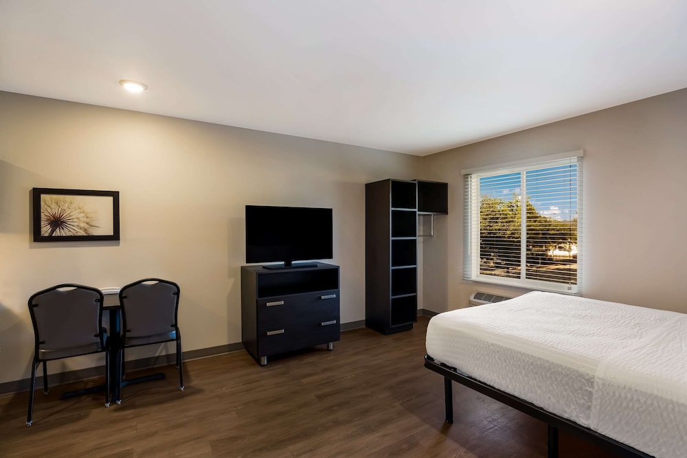 WoodSpring Suites Orlando West - Clermont 32/58