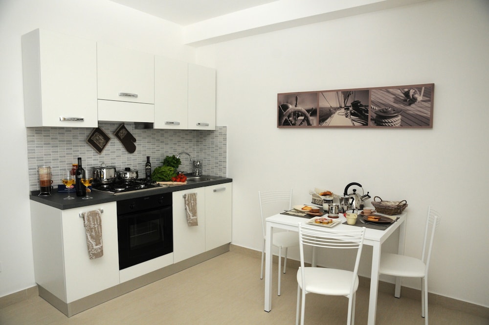 Isa Fiumicino Airport Residence 40/50