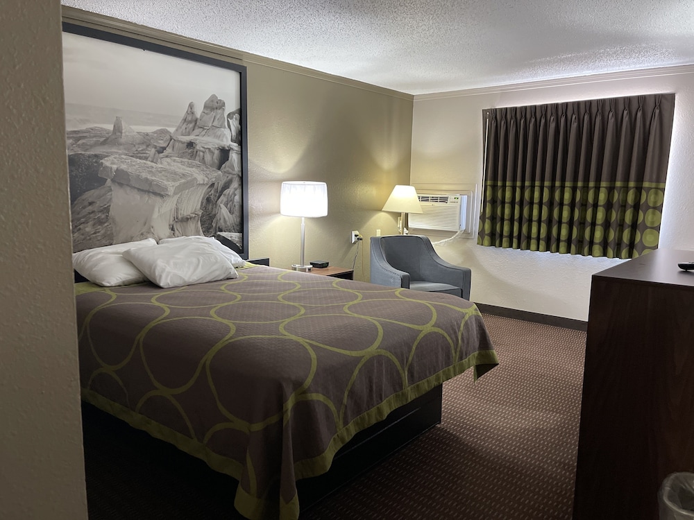 Super 8 By Wyndham Bismarck 20/35