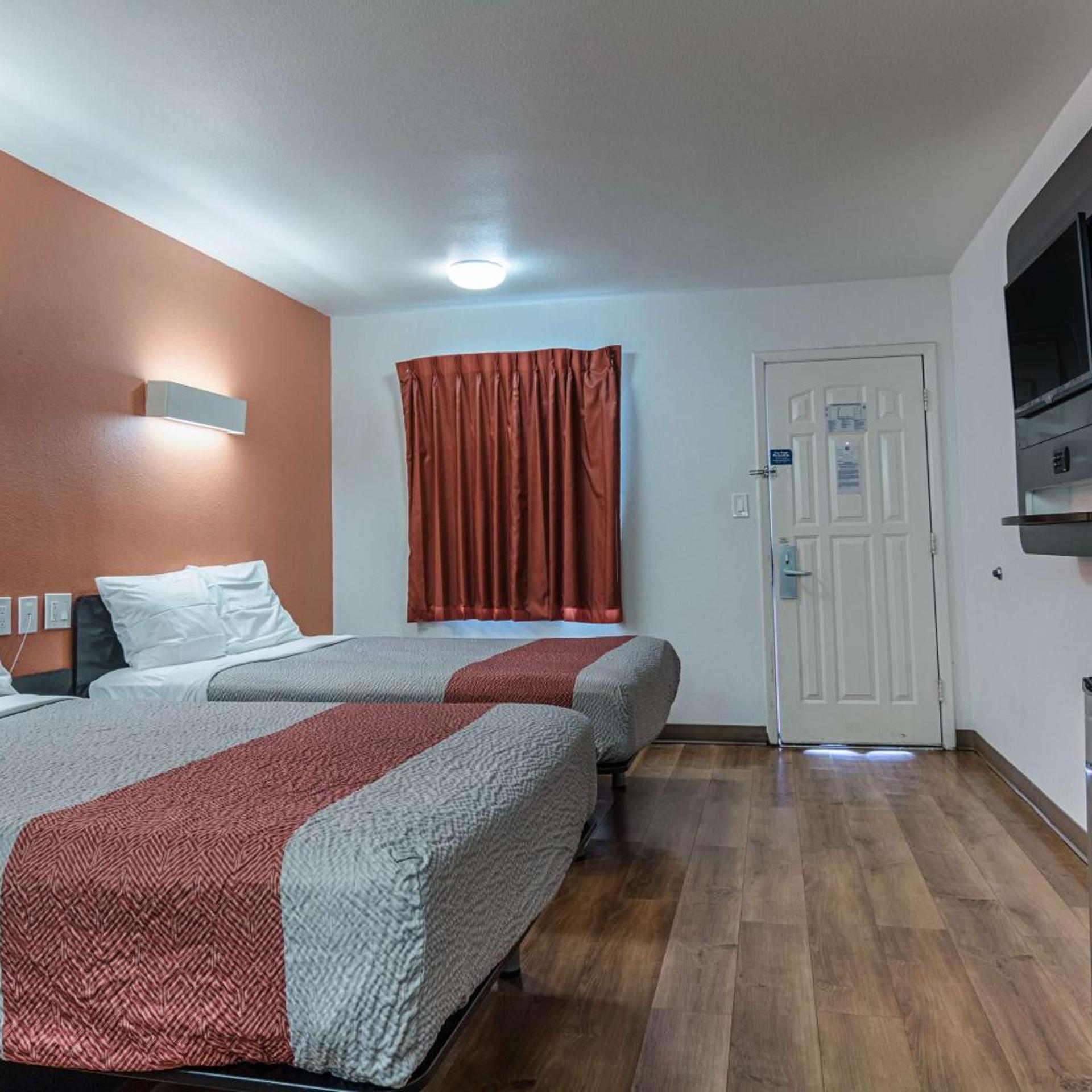 غرفة اقتصادية رباعية للمدخنين، Motel6 Texarkana, AR 4/10