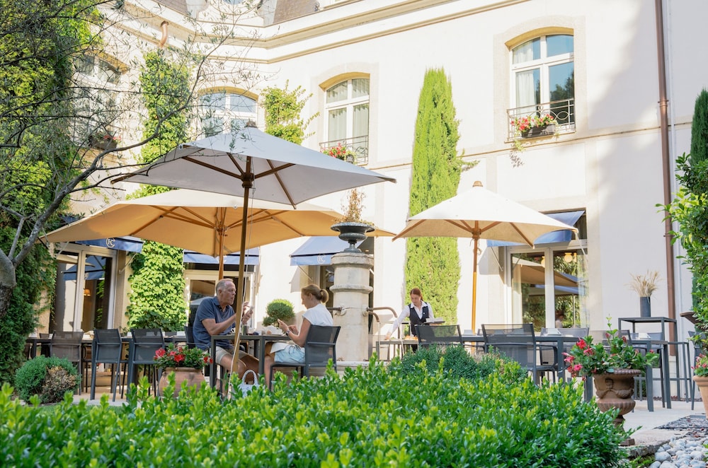 Hostellerie Cedre and Spa Beaune in BEAUNE