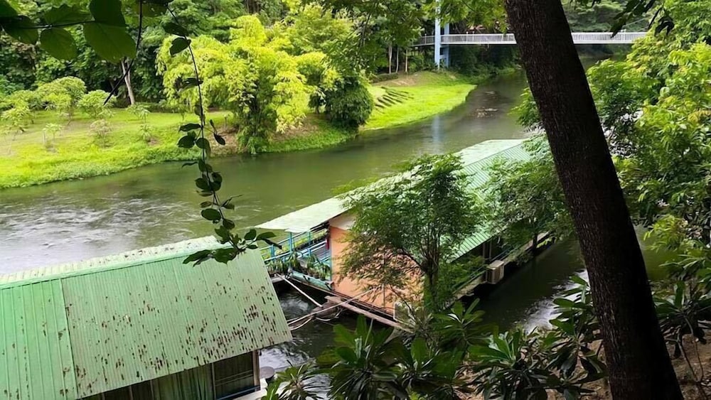 Suanphet Riverview Resort 59/71