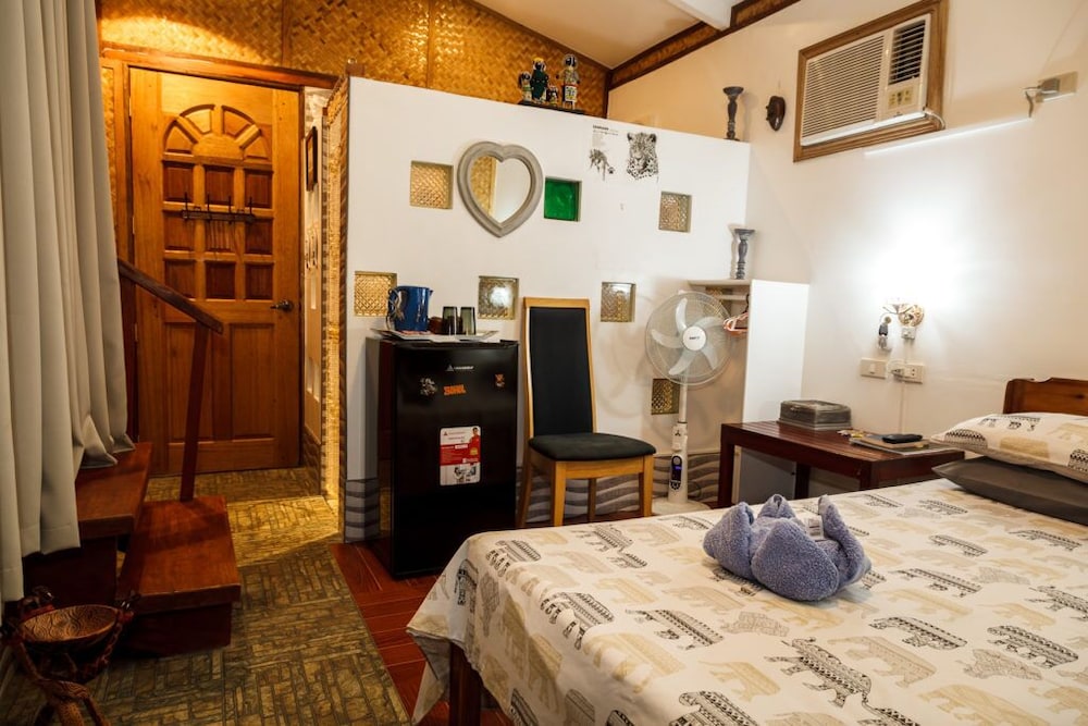 Lala Panzi Bed And Breakfast 32/64