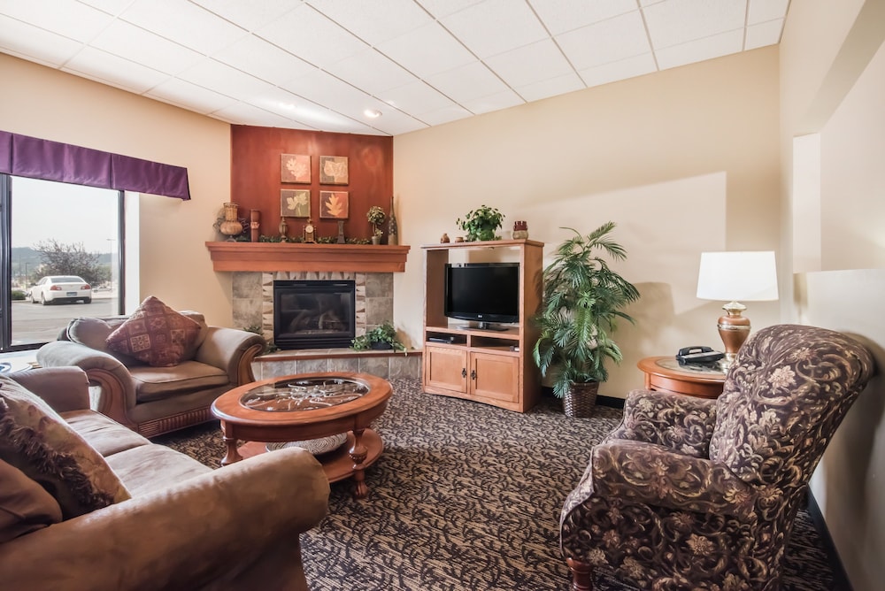 Elevation Inn & Suites, Trademark Collection by Wyndham 22/27