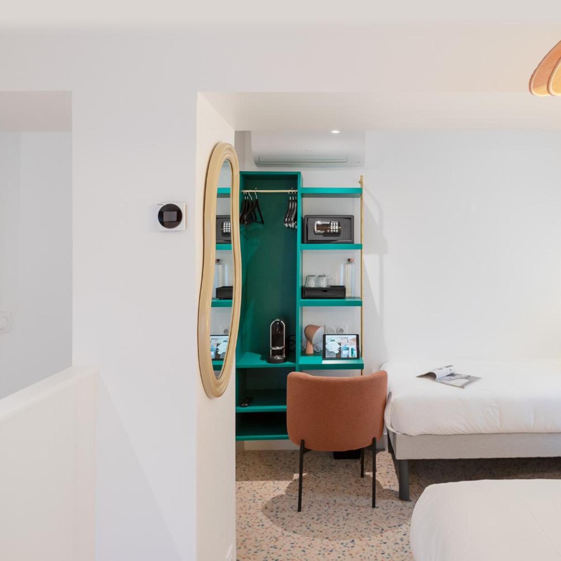 جناح عائلي، HOTEL DES CANETTES 4/4
