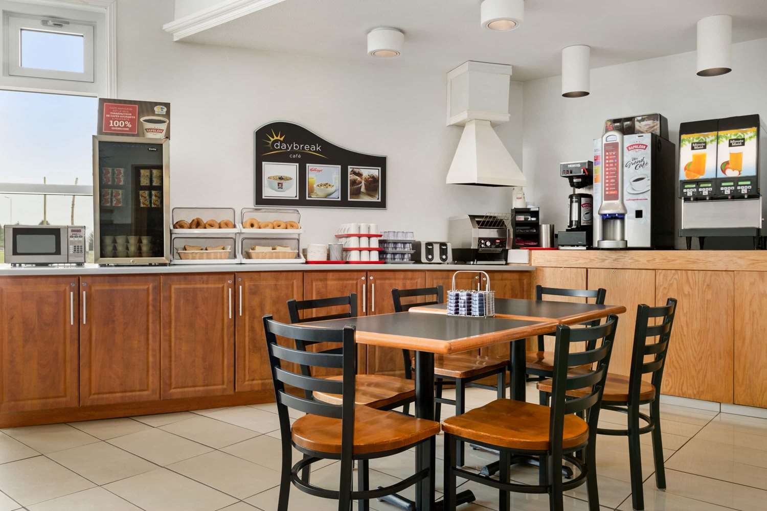 Days Inn By Wyndham Trois-Rivieres 4/8