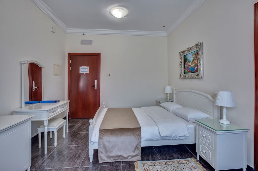 Royal Hotel Sharjah 17/24