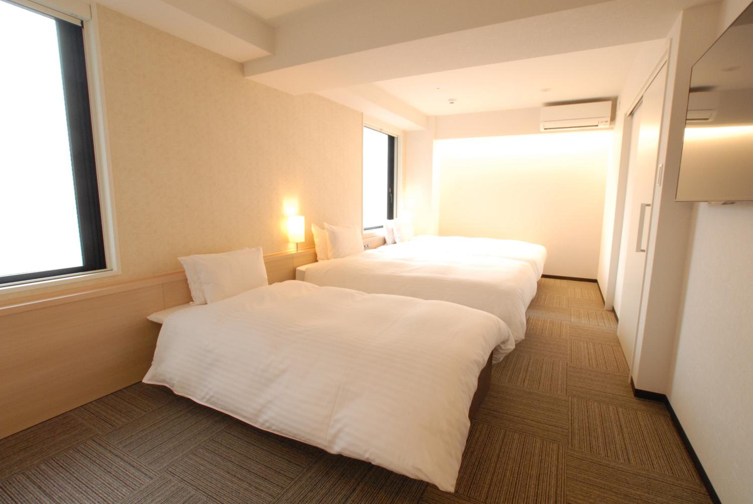 غرفة ثلاثية