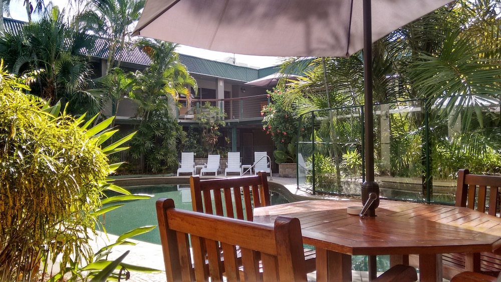 Bay Village Tropical Retreat photo4