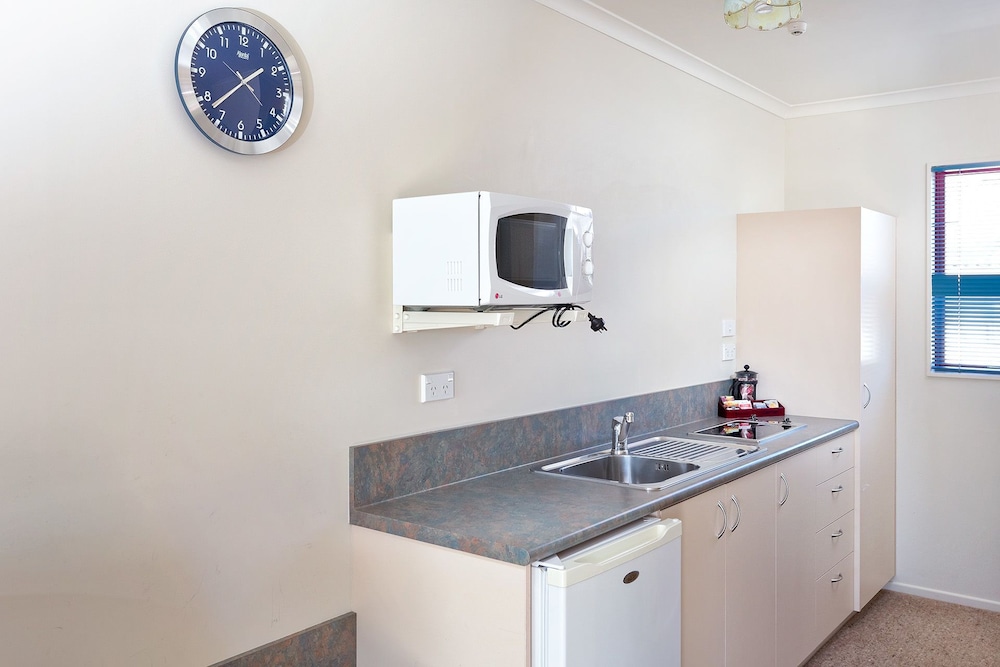 Bk S Rotorua Motor Lodge 40/41