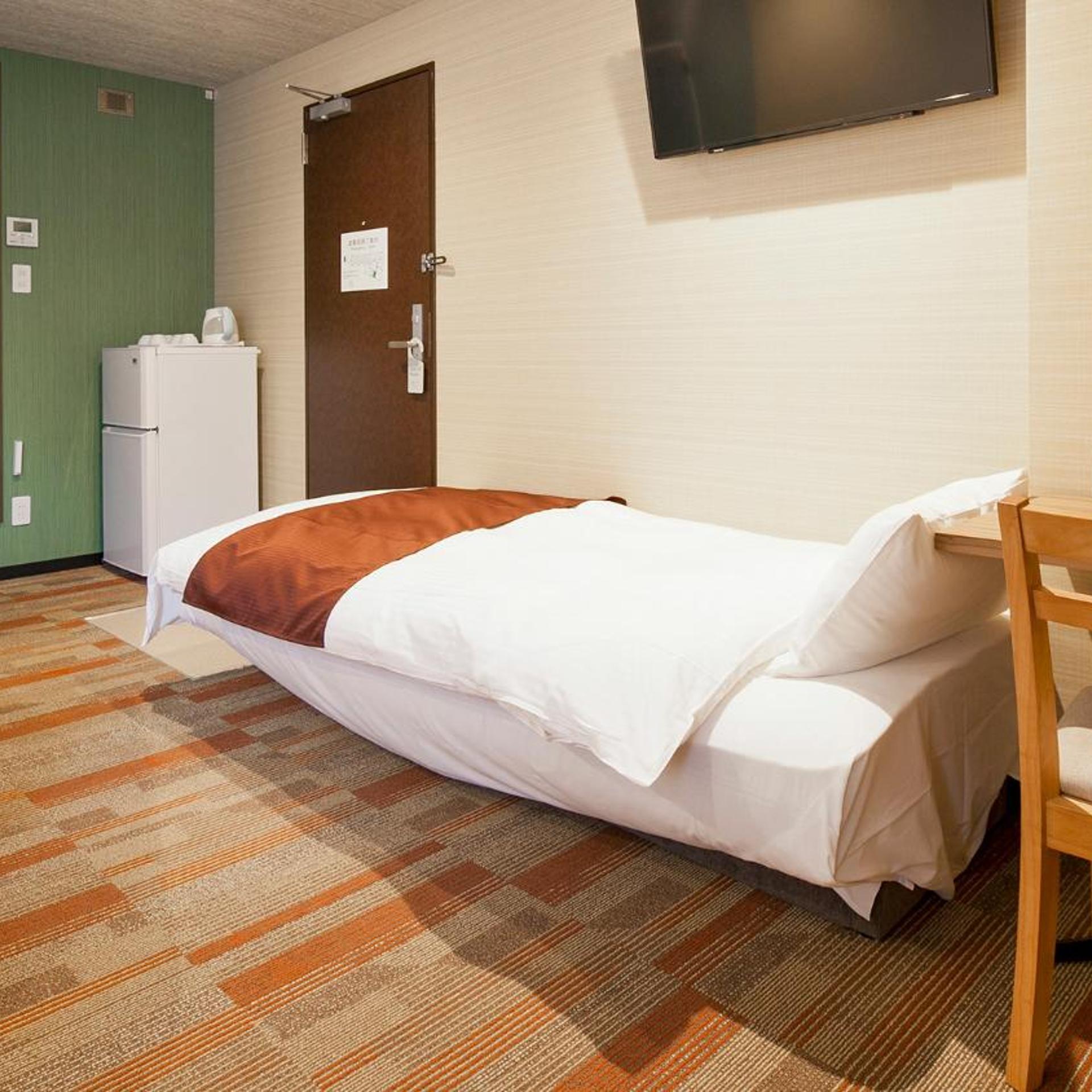 Plus, Deluxe, Twin Beds