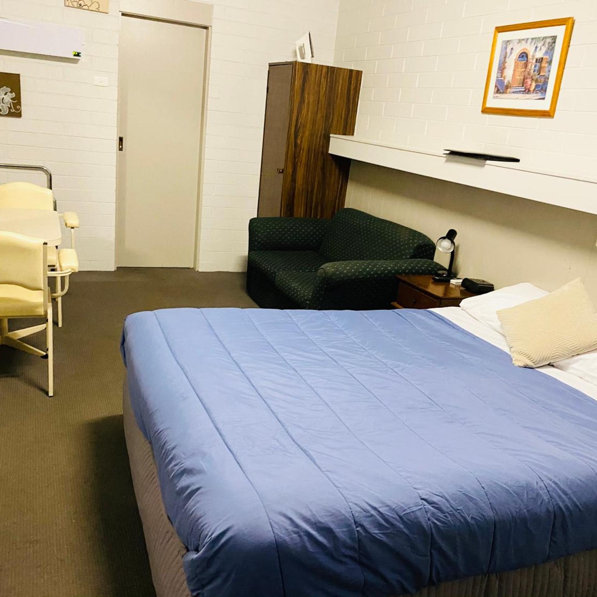 Millers Cottage Motel 4/29
