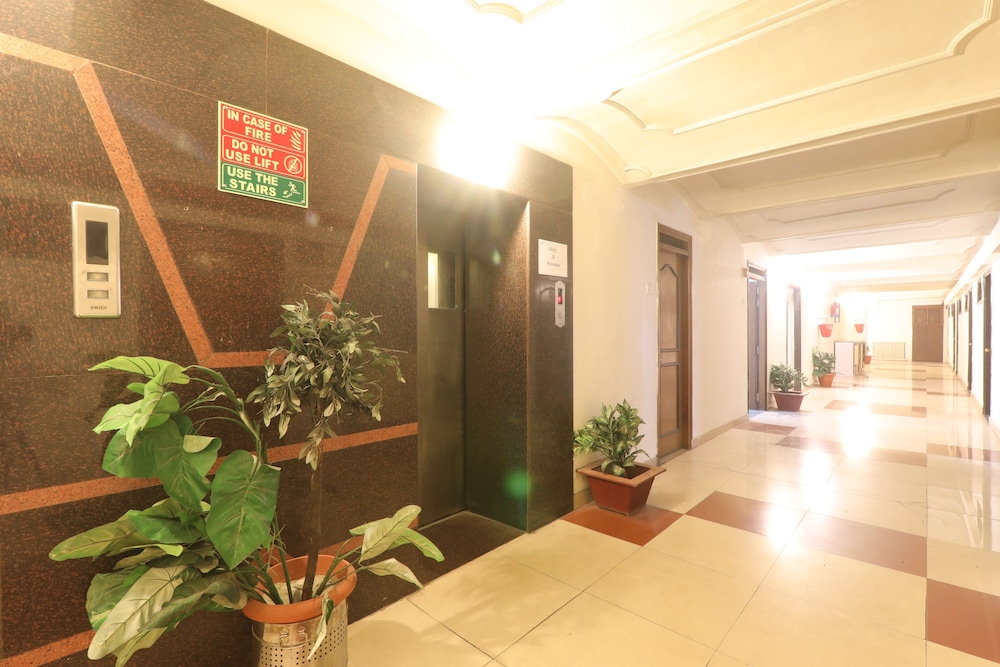 Mohan Hotel 9/33