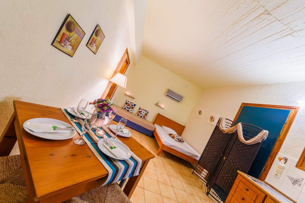 Grekis Hotel Apartments 22/33