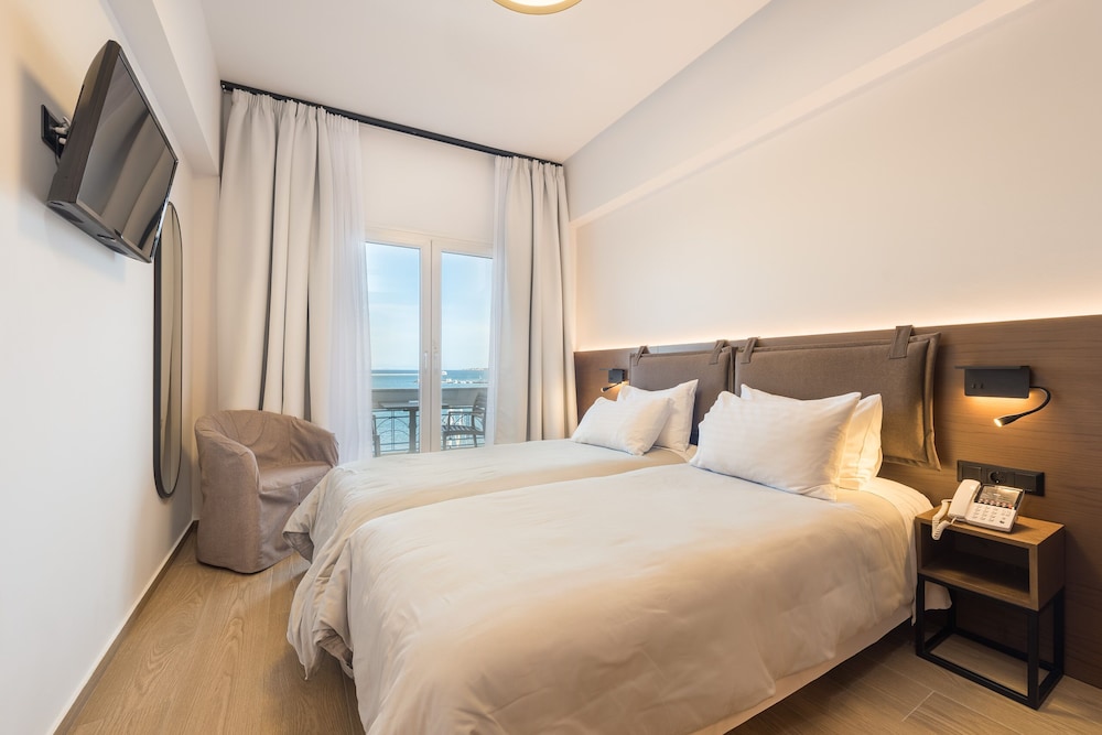 SUPERIOR, DOUBLE BED, HARBOUR VIEW