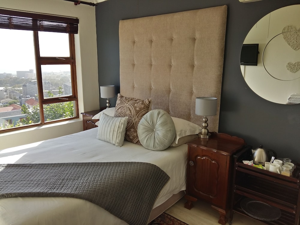Bluegum Hill Guesthouse Apartments 16/35