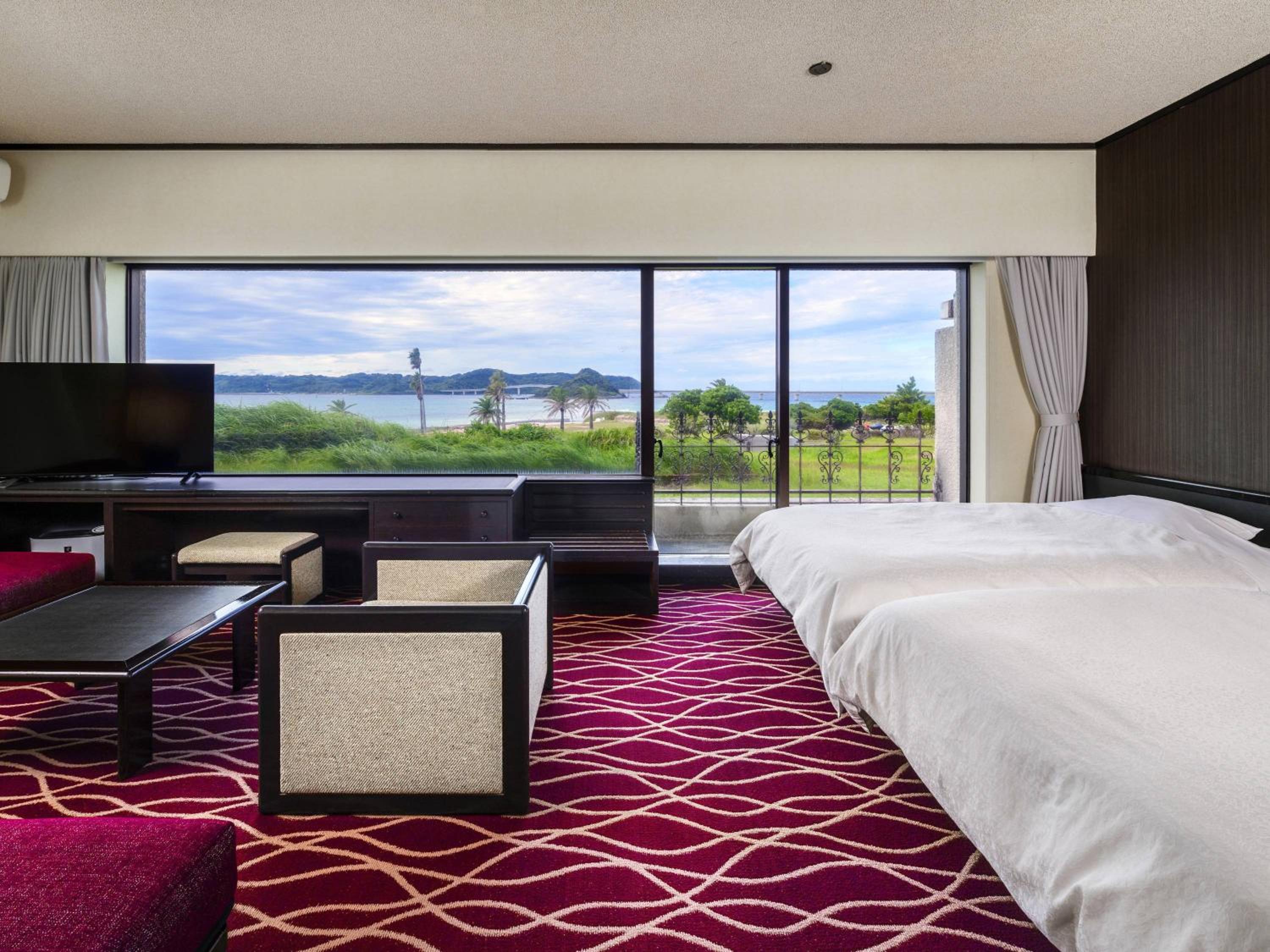Scenic, Twin Beds, Ocean View