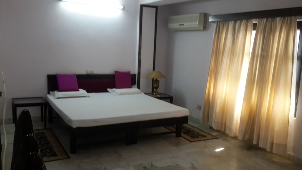 Mewar Inn 17/49