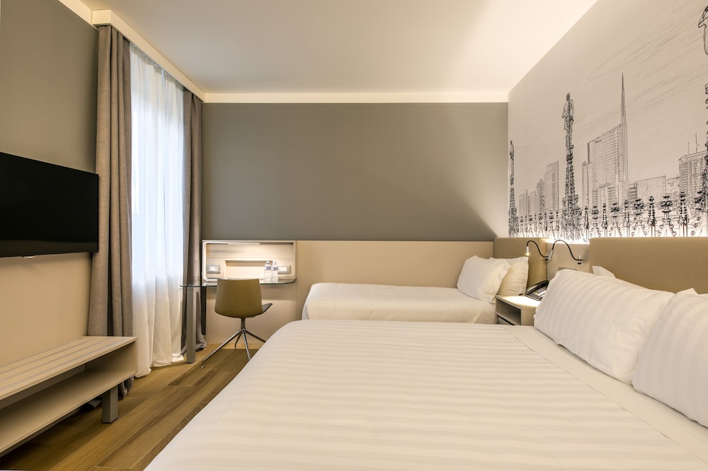 43 Station Hotel 20/61