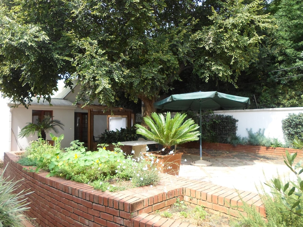 Bed And Breakfast In Waterkloof 43/50