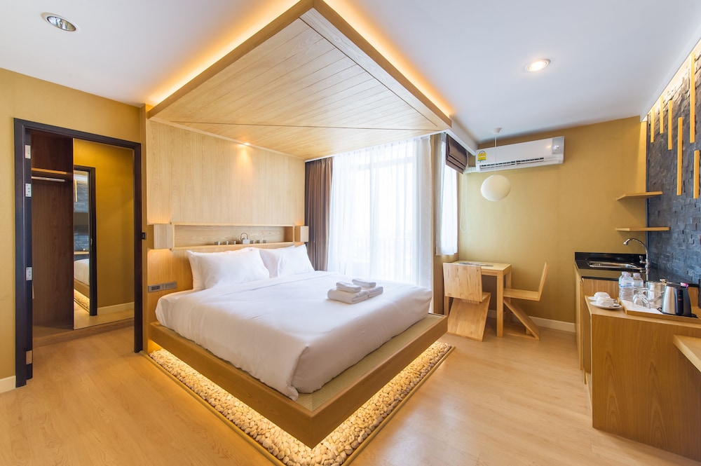 STANDARD, DOUBLE BED, BALCONY