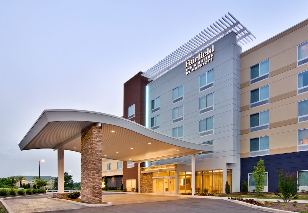 Fairfield Inn Suites Nashville Airport 39/43