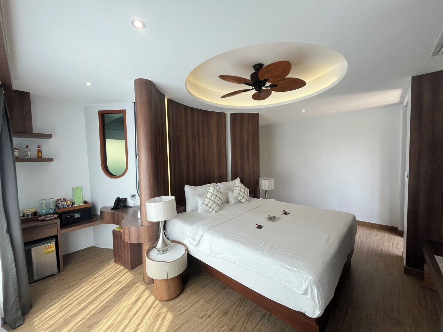 Super, Deluxe, Villa, Hot Tub