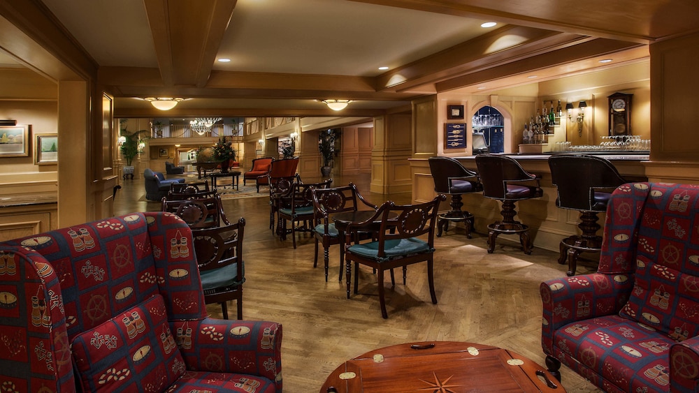 Disneys Yacht Club Resort 33/50