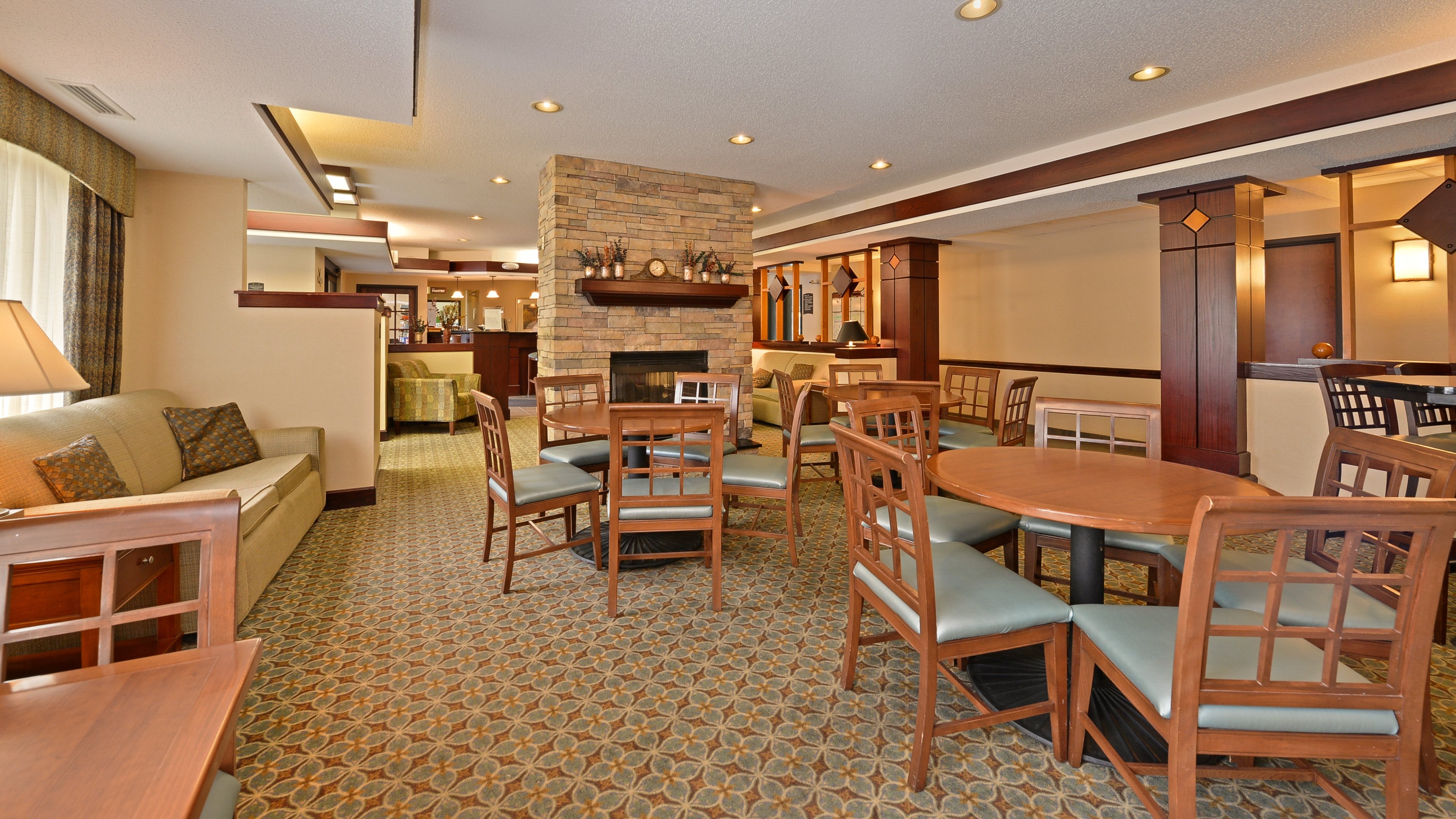 Staybridge Suites West Des Moines 61/76