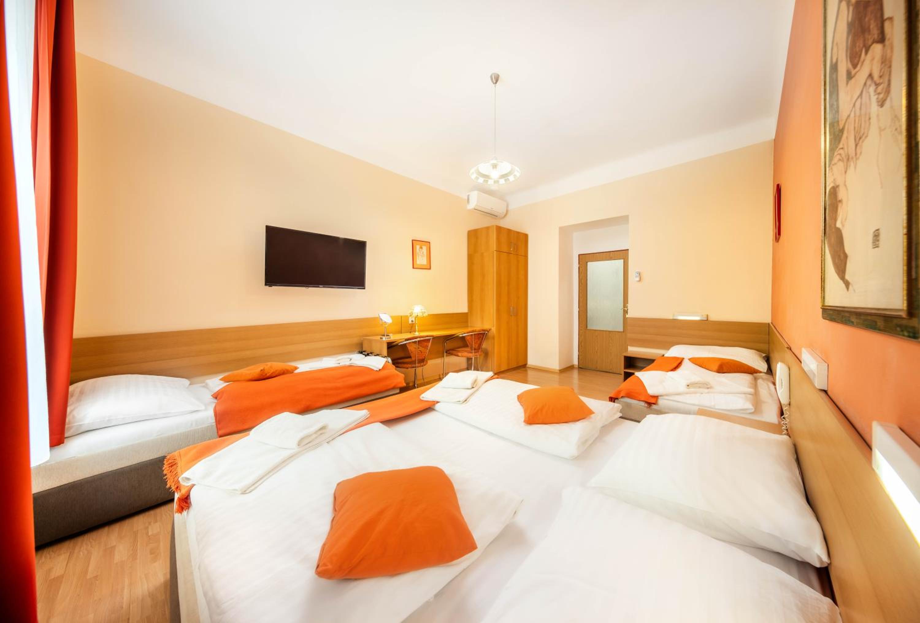 apartment, Hotel Golden City Garni 2/4
