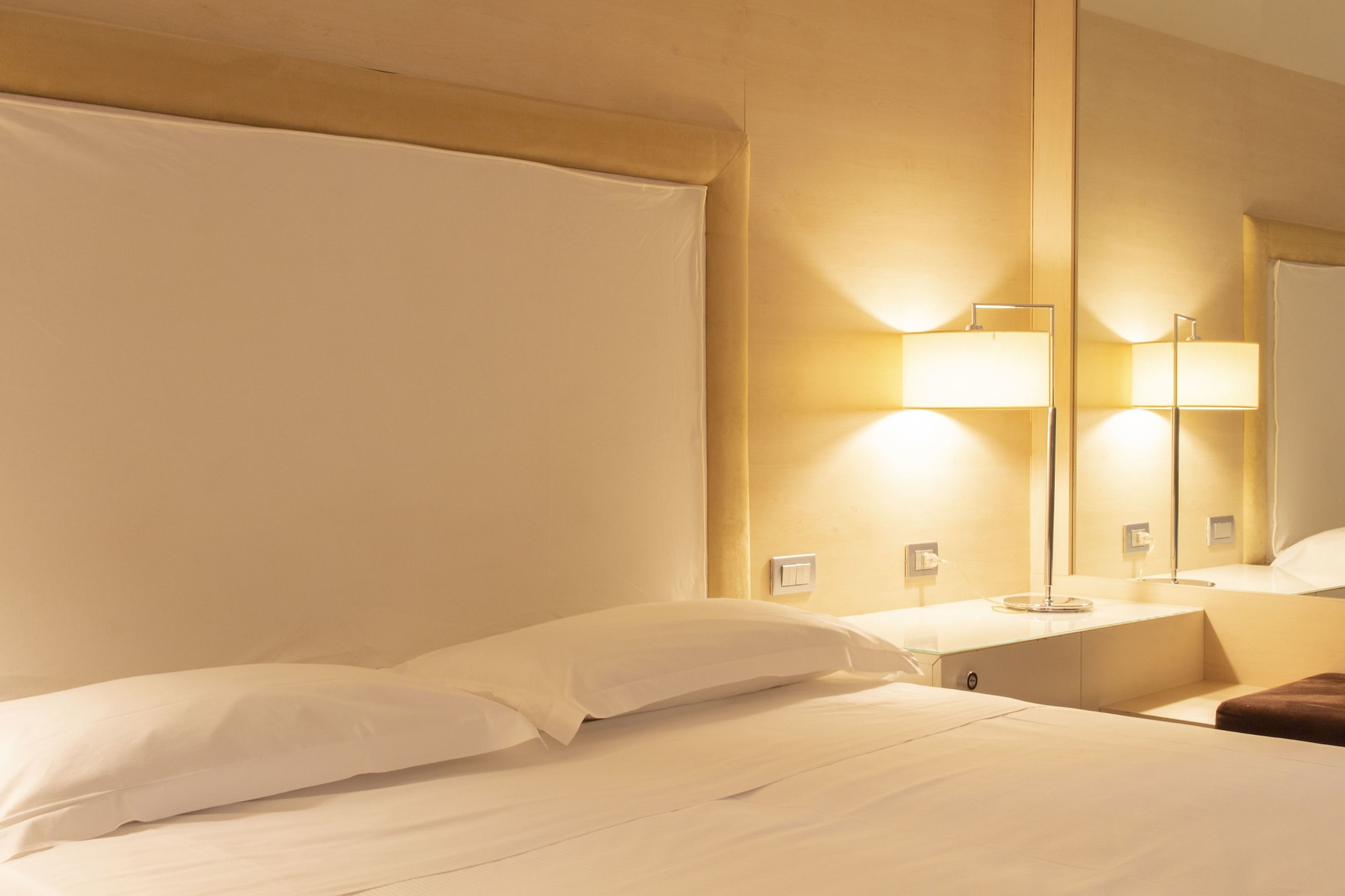 SUPERIOR, DOUBLE OR TWIN BED