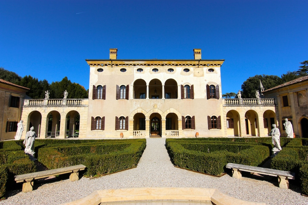 HOTEL VILLA GIONA 72/77