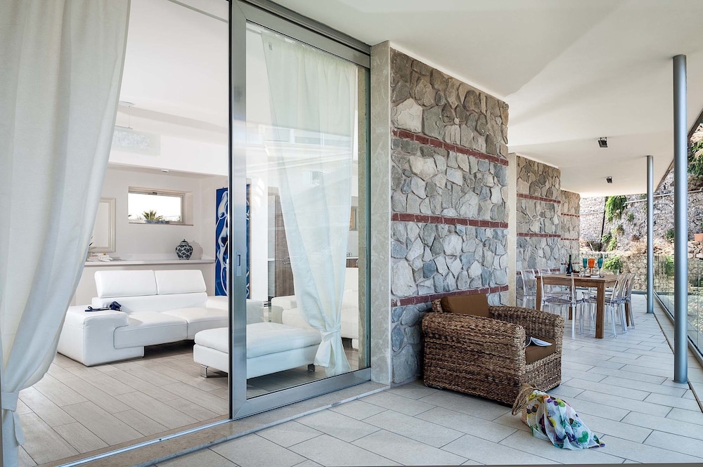 Isola Bella Infinity Suites 15/50