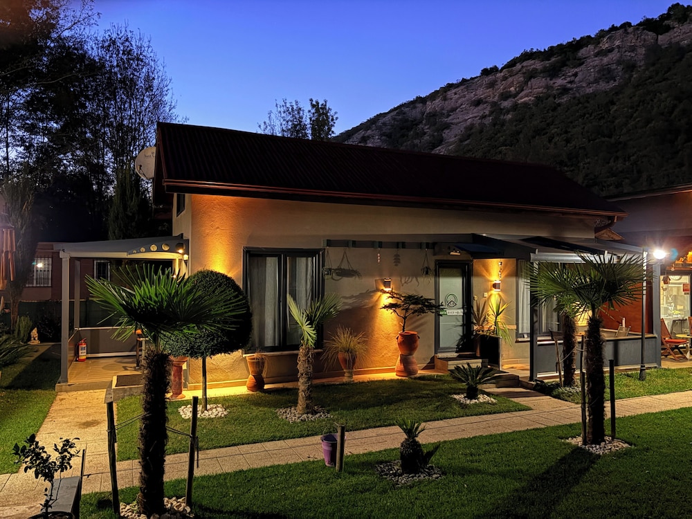 Antik River House 4/48