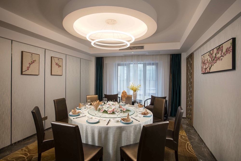 Ramada Zhenjiang City Center 13/15