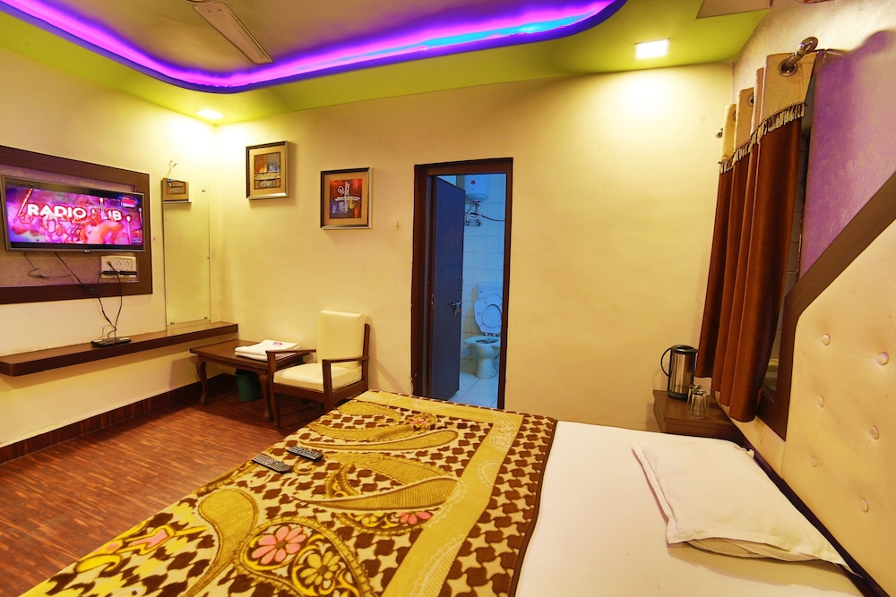 Hotel Mamta Palace 20/25