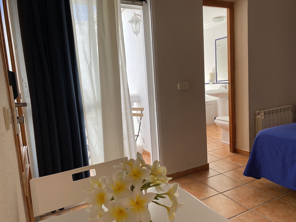 Hostal Moscatel 27/50