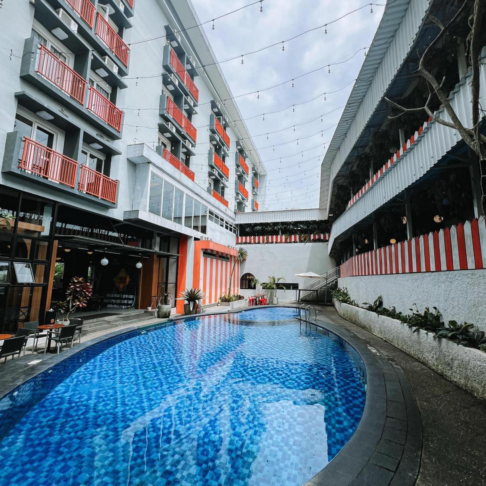 Maxonehotels.Com At Bounty Sukabumi 44/49